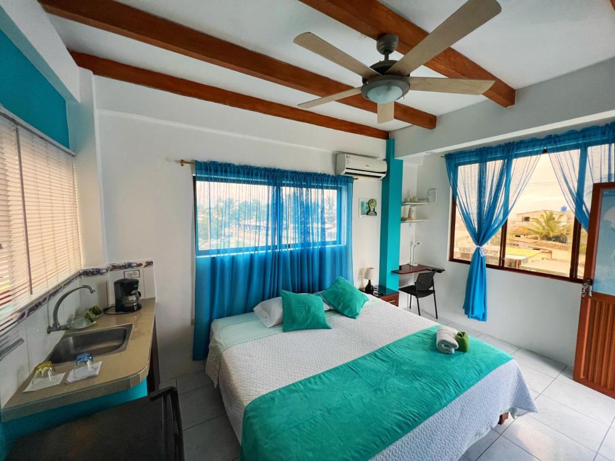 Sun Island Hotel Puerto Villamil Exterior photo