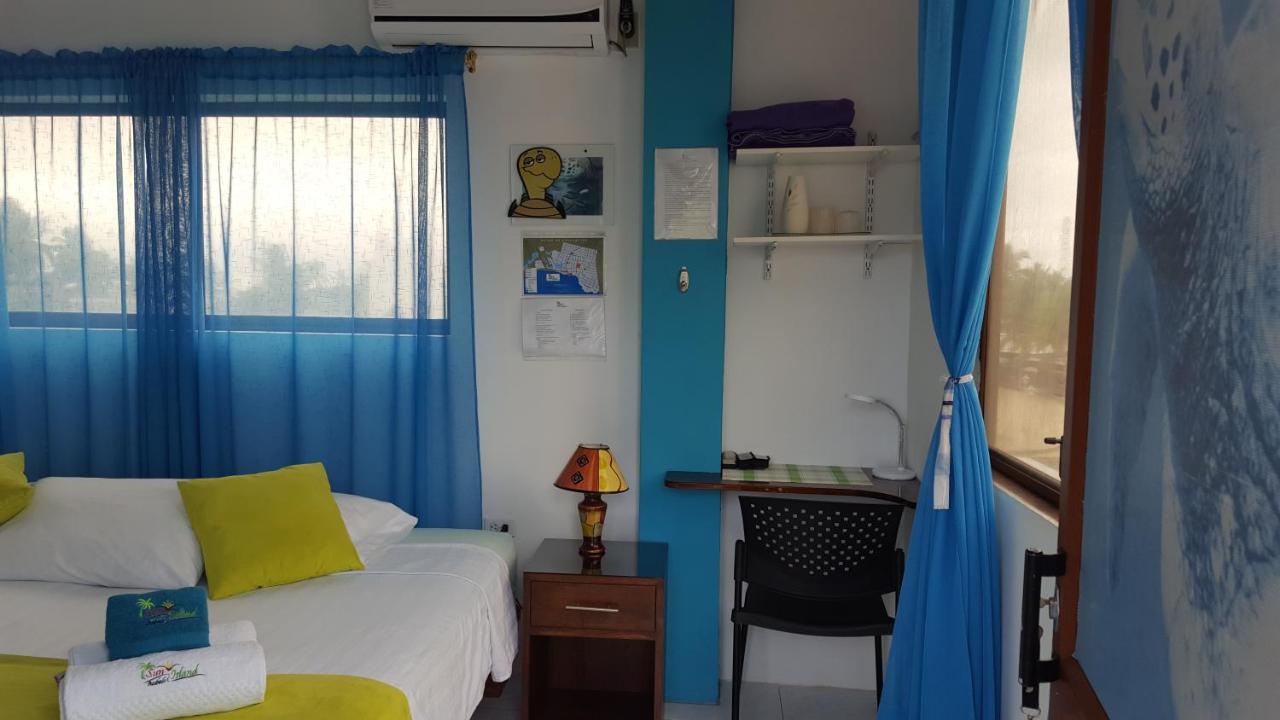 Sun Island Hotel Puerto Villamil Exterior photo