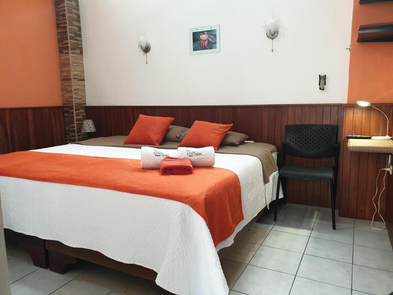 Sun Island Hotel Puerto Villamil Exterior photo